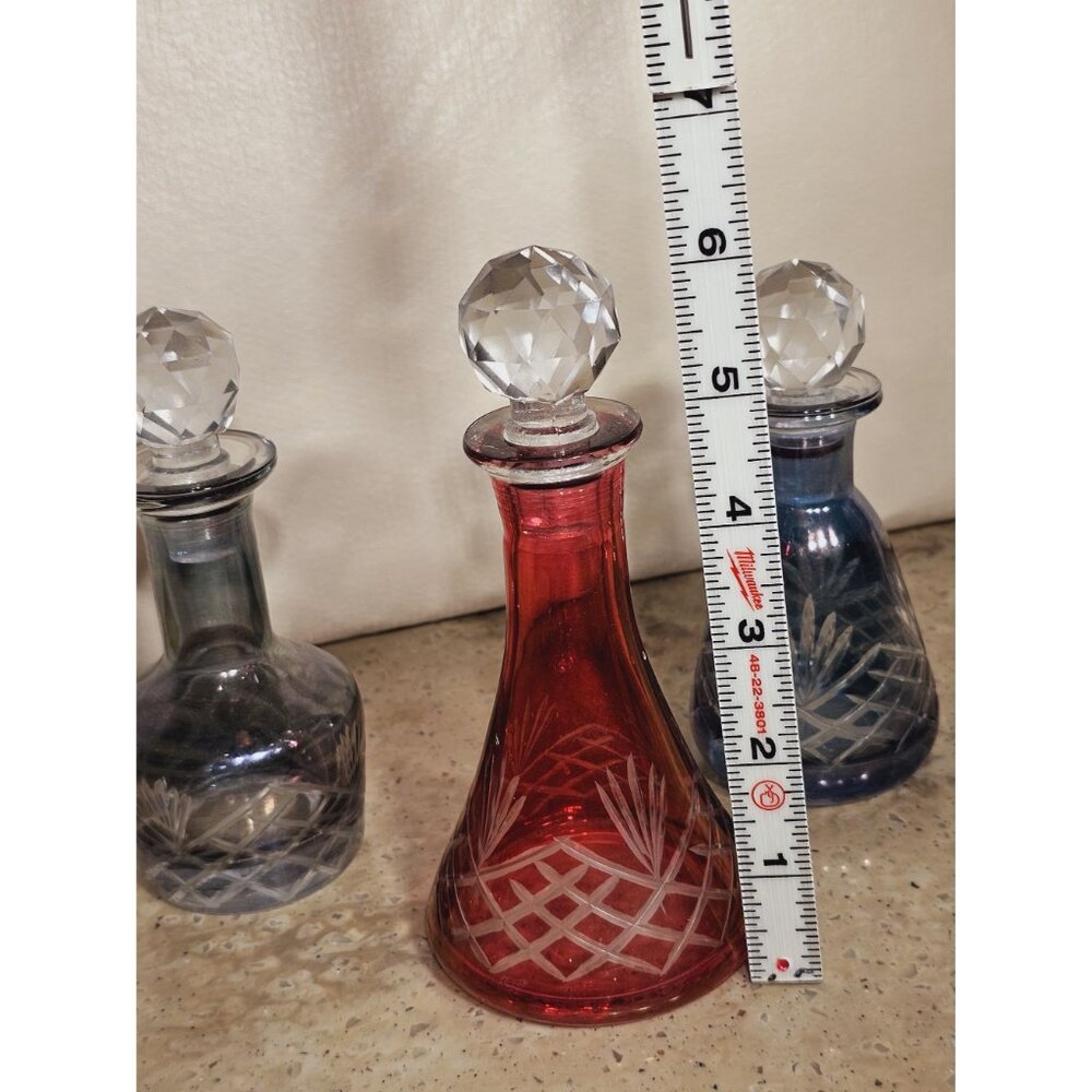 Elegant Glass Decanter Set - Red, Blue, Gray - Picture 2 of 9